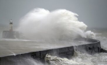 «Πορτοκαλί» συναγερμός στη Βρετανία για την καταιγίδα Κιάρα