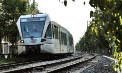 Πάτρα: Νεκρός άνδρας που παρασύρθηκε από τρένο του Προαστιακού και έπεσε στο ποτάμι