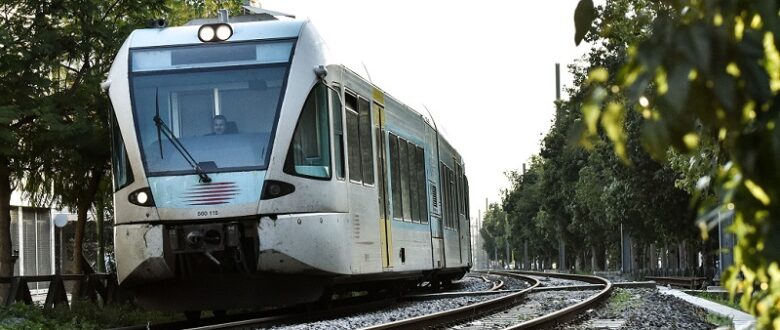 Πάτρα: Νεκρός άνδρας που παρασύρθηκε από τρένο του Προαστιακού και έπεσε στο ποτάμι