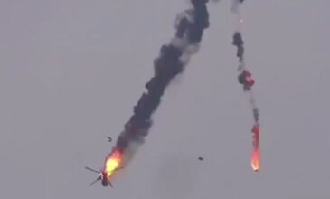 Συγκλονιστικό βίντεο: Ελικόπτερο στη Συρία τυλίγεται στις φλόγες και συντρίβεται