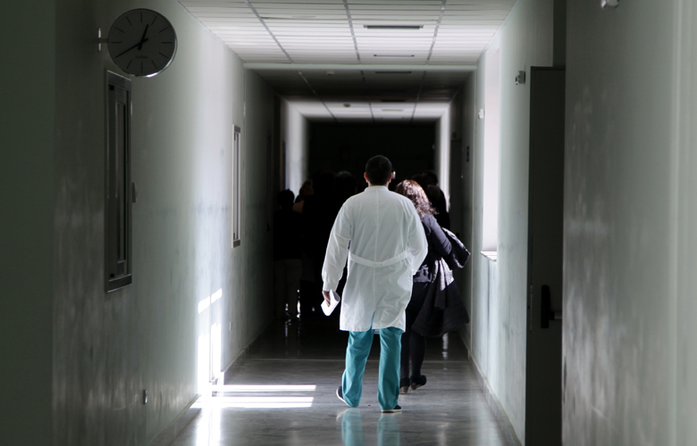 «Έσβησε» 5χρονο κοριτσάκι που νοσηλευόταν με πυρετό στη Λάρισα