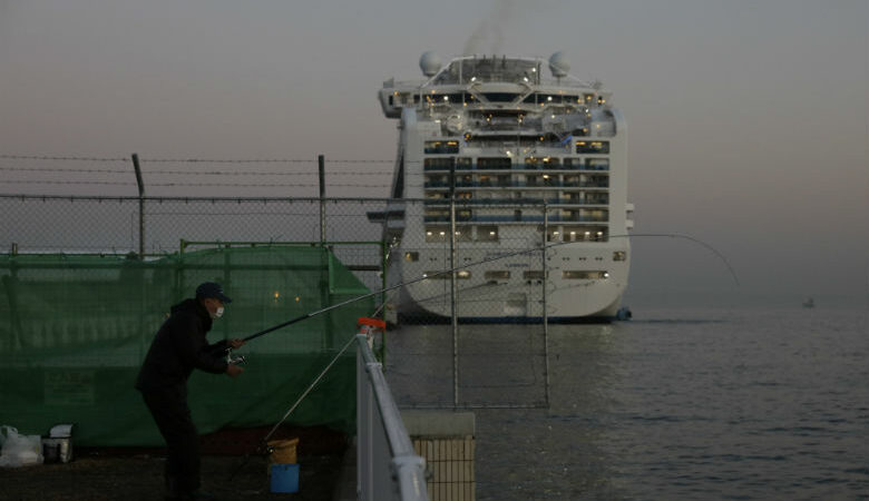 Κορονοϊός: Με αεροσκάφος θα απομακρυνθούν οι Αμερικανοί από τον κρουαζιερόπλοιο που είναι σε καραντίνα