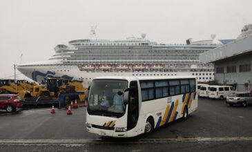 Οι ΗΠΑ απομακρύνουν τους υπηκόους τους από κρουαζιερόπλοιο στην Ιαπωνία