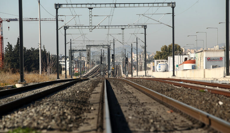 ΤΡΑΙΝΟΣΕ: Ζημιές από την κακοκαιρία στη σιδηροδρομική γραμμή Αθήνα- Θεσσαλονίκη