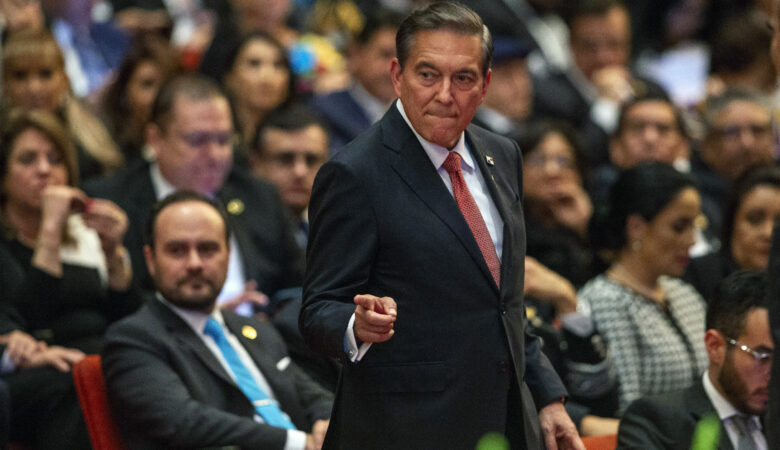 «Αυθαίρετη η εγγραφή του Παναμά ως φορολογικός παράδεισος» λέει ο Πρόεδρός του