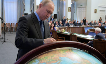 Αυτόγραφο του Πούτιν πουλήθηκε ακριβότερα από του αστροναύτη Γκαγκάριν