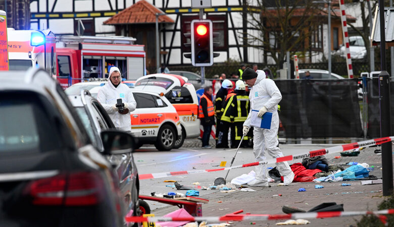 Δεκάδες τραυματίες από την επίθεση με αυτοκίνητο σε πλήθος στη Γερμανία