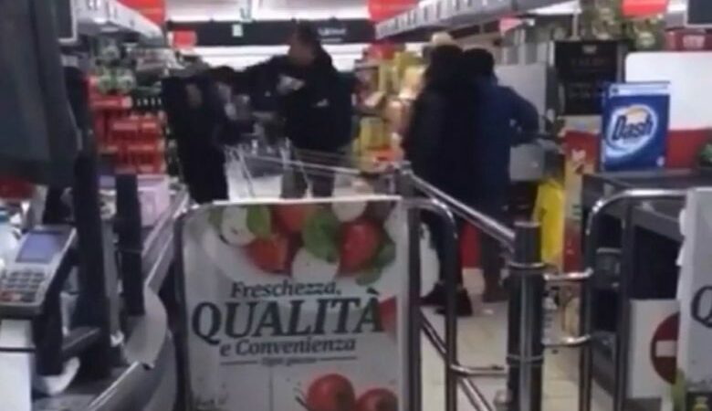 Κορονοϊός στην Ιταλία: Ξύλο σε σούπερ μάρκετ πόλης που είναι σε καραντίνα