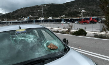Βίντεο-ντοκουμέντο στη Χίο: Τα ΜΑΤ αποχώρησαν σπάζοντας αυτοκίνητα των ντόπιων