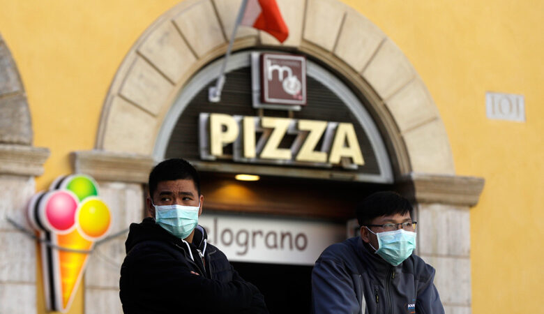 Koροναϊός στην Ιταλία: Γέμισαν οι εντατικές στα νοσοκομεία της Λομβαρδίας