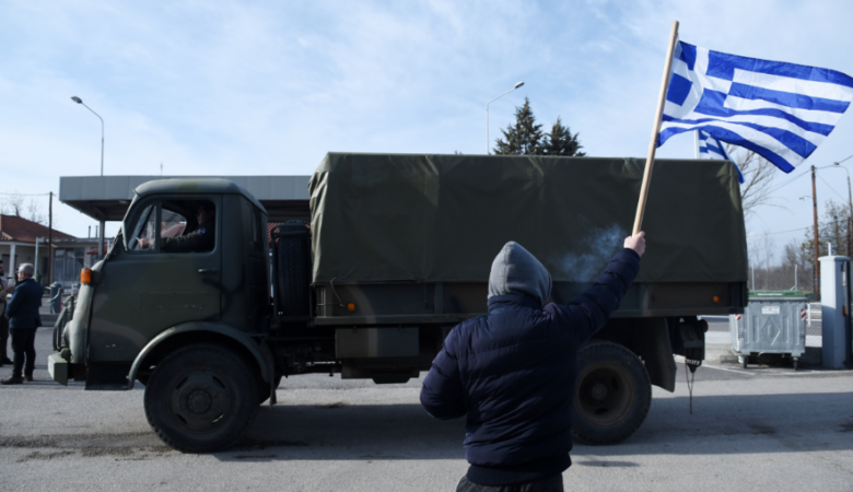 Επεισόδια με μετανάστες στον Έβρο: Τραυματίστηκε αστυνομικός στο πρόσωπο