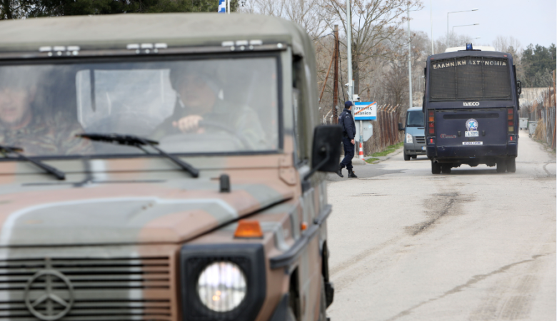 Επεισόδια στον Έβρο: Χημικά, πετροπόλεμος, χειροβομβίδες κρότου λάμψης και ρίψη νερού