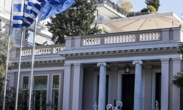 Πώς οδηγήθηκε ο πρωθυπουργός στην αλλαγή καθηκόντων στενού συνεργάτη του