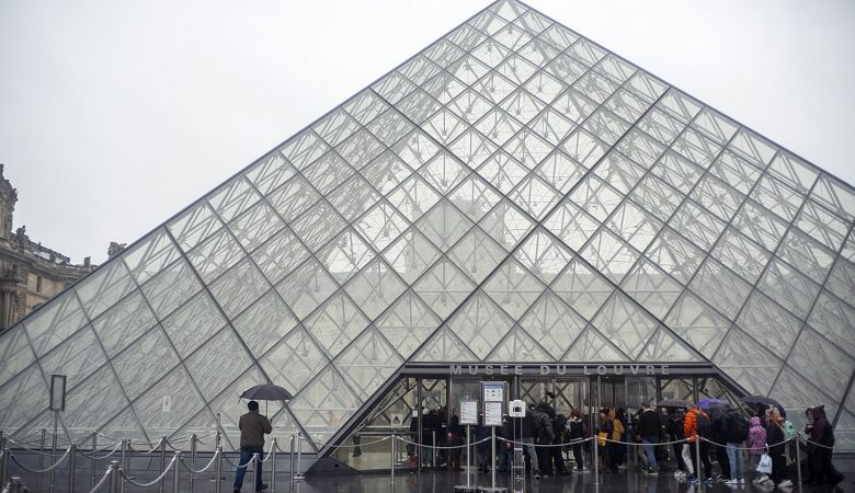 Κλειστό παραμένει το μουσείο του Λούβρου λόγω κοροναϊού