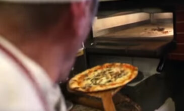 Σατυρικό βίντεο για την «πίτσα Corona» προκαλεί σάλο στην Ιταλία