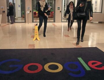 Η Google ζήτησε από το προσωπικό της εργασία από το σπίτι λόγω κοροναϊού