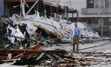 Θανάσιμο «χτύπημα» ανεμοστρόβιλων στο Τενεσί των ΗΠΑ