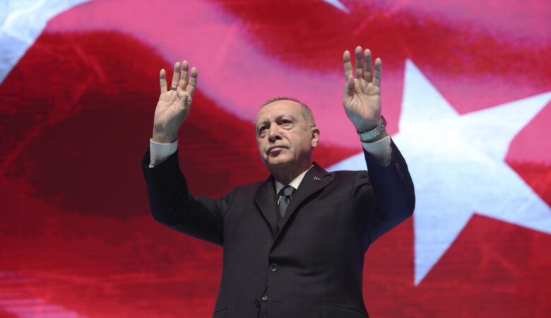 Τουρκία: Δημοσκόπηση δίνει διψήφιο προβάδισμα στον Ερντογάν ένα μήνα πριν τις εκλογές