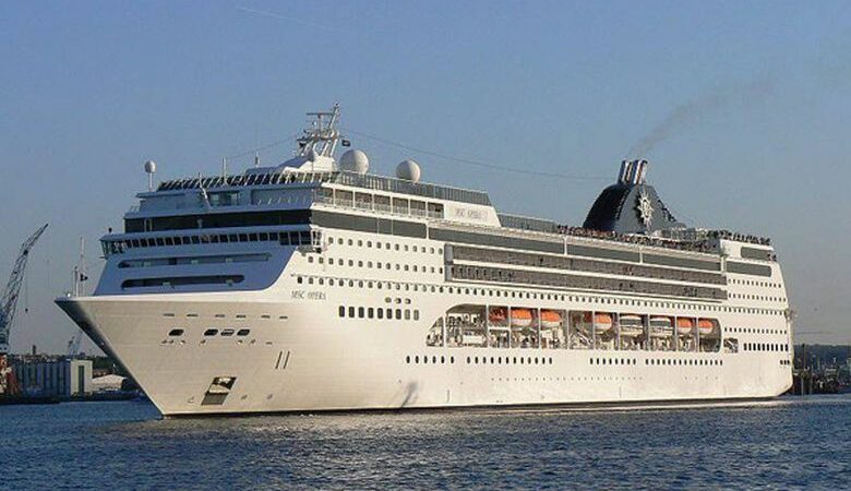 Κέρκυρα: Έδεσε στο λιμάνι το πρώτο κρουαζιερόπλοιο της φετινής τουριστικής σεζόν
