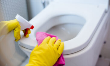 Το καζανάκι της τουαλέτας βοηθά στην εξάπλωση του κοροναϊου – Τι πρέπει να κάνετε