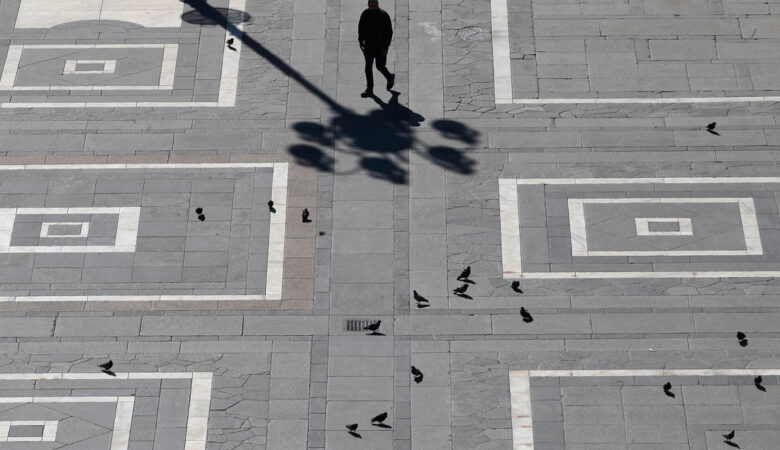 Ο κορονοϊός σκοτώνει τους Ιταλούς, έρημη πόλη το Μιλάνο – Δείτε τις φωτογραφίες