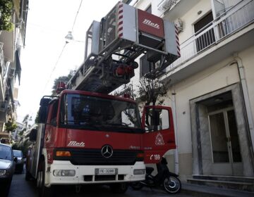 Απεγκλωβίστηκε 13χρονος από φλεγόμενο διαμέρισμα στη Θεσσαλονίκη