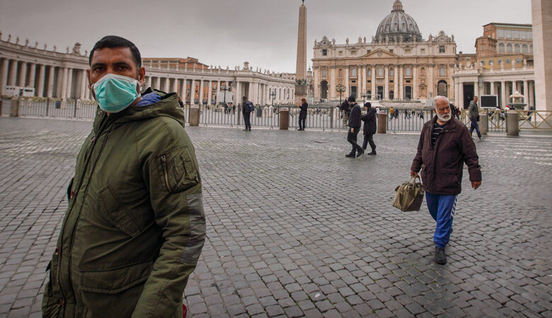 Το Βατικανό ξεκίνησε να εμβολιάζει τους άστεγους της Ρώμης
