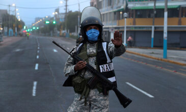 Κορονοϊός: Στρατιώτες ελέγχουν την κυκλοφορία στο Περού