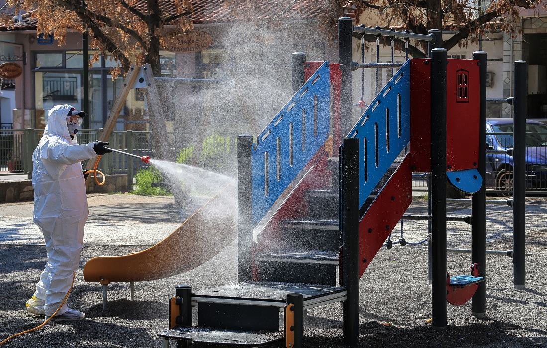 Κοροναϊός: Ο ηλικιακός και γεωγραφικός χάρτης της επιδημίας στην Ελλάδα
