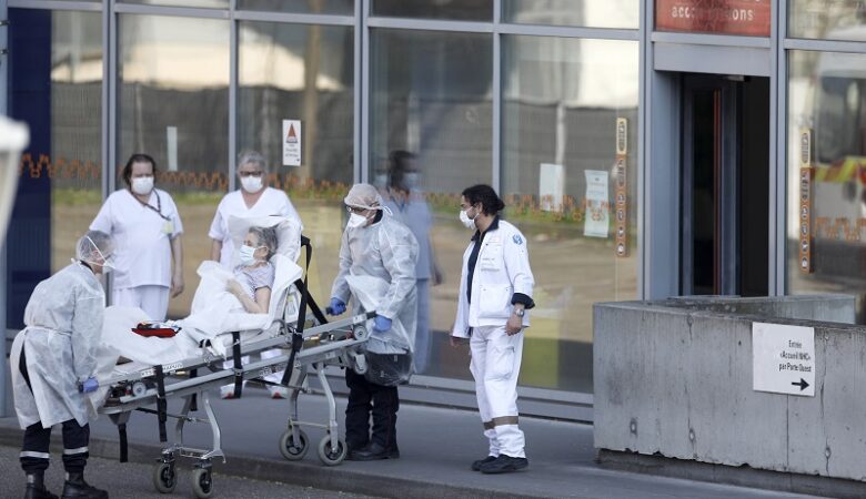 Κορονοϊός: Κατέληξαν δύο γιατροί που είχαν προσβληθεί από τον ιό στη Γαλλία