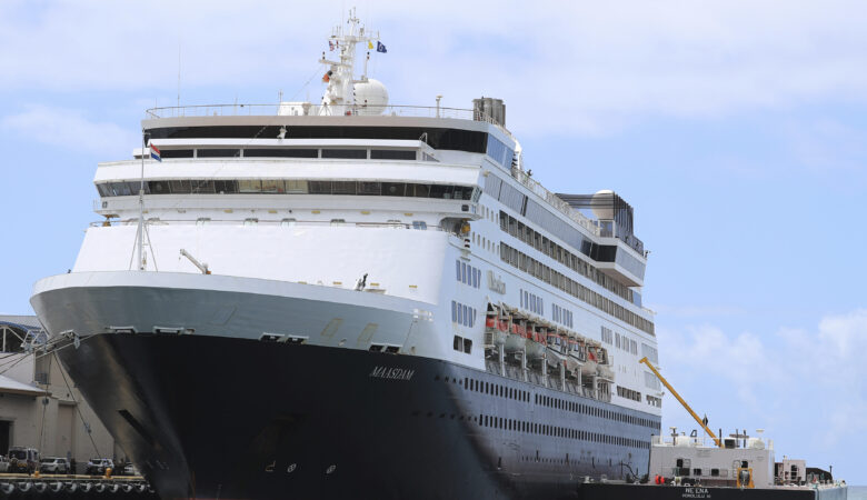 Κορονοϊός: Αγωνία για κρουαζιερόπλοιο με 1.800 επιβαίνοντες, δεκάδες με «συμπτώματα γρίπης»
