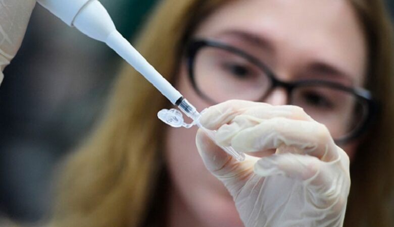 Κορονοϊός: Η Ρωσία ανακοίνωσε ότι δημιούργησε 7 πρωτότυπα εμβολίου