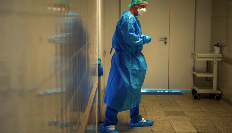 Κορονοϊός: Στους 530 αυτοί που νοσηλεύονται με συμπτώματα στα νοσοκομεία
