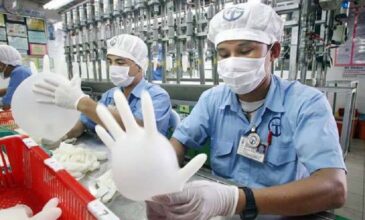 Κορονοϊός: Η αυξημένη ζήτηση «μπλόκαρε» τον μεγαλύτερο παραγωγό ιατρικών γαντιών