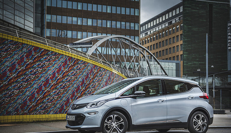 Opel: Πενήντα χρόνια έρευνας στα συστήματα ηλεκτροκίνησης