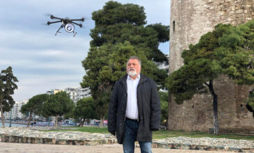 Drone κατά του κοροναϊού: Ενημερώνει τους πολίτες στην παραλία Θεσσαλονίκης για τα μέτρα