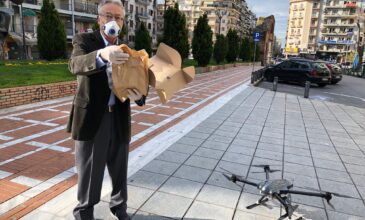 Κορονοϊός: Ηλικιωμένος στη Θεσσαλονίκη πήρε με drone το ψωμί του