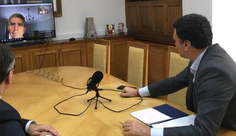 Κορονοϊός: Τηλεδιάσκεψη του υπουργού Υγείας με τον Τζέφρι Πάιατ