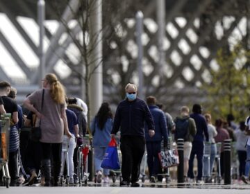 Στη Βρετανία χωρίς καραντίνα ταξιδιώτες από αρκετούς προορισμούς