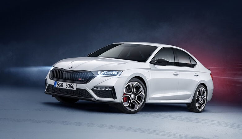 Skoda Ocravia RS iV: Με υβριδική τεχνολογία και 245 ίππους