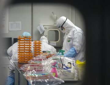 Η κυβέρνηση Τραμπ απολύει δεκάδες αξιωματούχους των Κέντρων Ελέγχου και Πρόληψης Ασθενειών