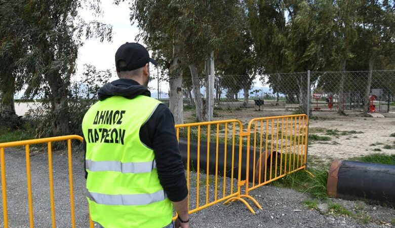 Κορονοϊός: Επέκταση των περιορισμών και κιγκλιδώματα στην παραλιακή ζώνη της Πάτρας