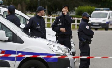 Γαλλία: Επιχειρήσεις της αστυνομίας εναντίον “δεκάδων” ατόμων μετά τον αποκεφαλισμό του καθηγητή,