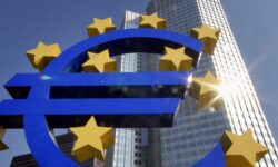 Aμετάβλητα διατήρησε η ΕΚΤ τα επιτόκια της καθώς ο πληθωρισμός υποχωρεί ταχύτερα