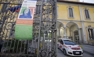Κορονοϊός: Εισαγγελικές έρευνες και έφοδοι για θανάτους σε γηροκομεία στην Ιταλία
