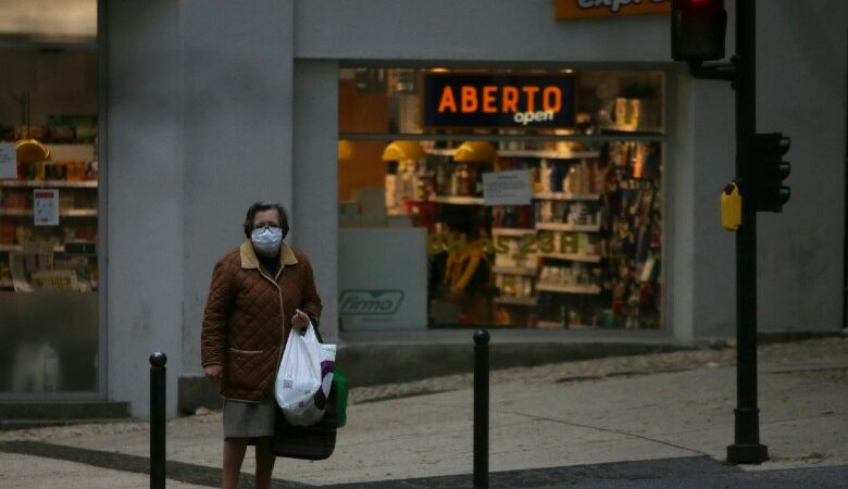 Κορονοϊός: Ενδεχόμενο να γίνει υποχρεωτική η χρήση μάσκας στα μέσα μεταφοράς στην Πορτογαλία