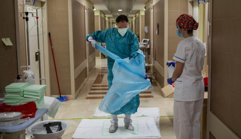 Κορονοϊός: Το 69,1% των επαγγελματιών Υγείας εμφάνισαν υψηλό επίπεδο επαγγελματικής εξουθένωσης κατά την πανδημία