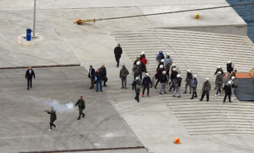 Ταυτοποιήθηκαν 13 άτομα για τις επιθέσεις σε αστυνομικούς στη Χίο