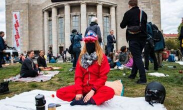 Κορονοϊός: Τις επόμενες εβδομάδες περιμένουν την κορύφωση της μετάλλαξης Όμικρον στη Γερμανία