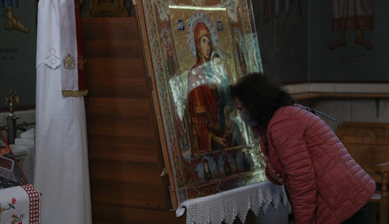 Σήμερα γιορτάζει η Αγία Μαρίνα: Η διαγραφή από τον πατέρα της στα 15, τα βασανιστήρια με αναμμένες λαμπάδες και ο αποκεφαλισμός της